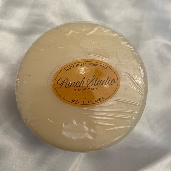 NWOT PUNCH STUDIO LAVENDER BAR OF SOAP IN A BEAUTIFUL KEEPSAKE BOX - Picture 7 of 10